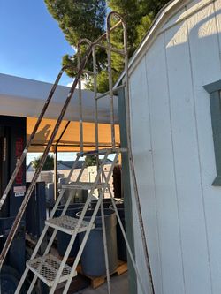 Rolling , locking, ladder