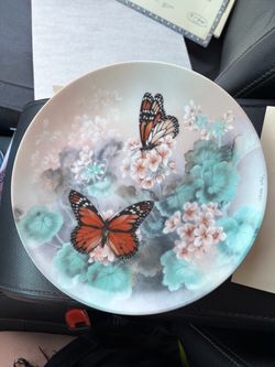 Lena Liu Monarch Butterfly Decorative Collector Plate