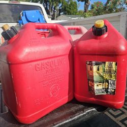 5 Gallon Gas Containers 