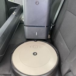 Roomba Vacuum 