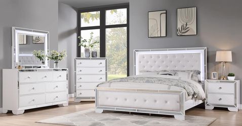 4 PC BEDROOM SET NEW IN BOX (MATTRESS AND CHEST SOLD SEPARATELY)