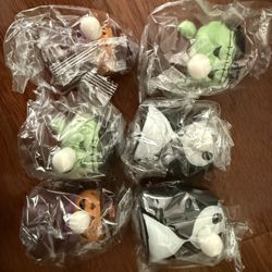 A set of 6 Halloween slow-rebound squeeze toys, including vampire, pumpkin, and ghost designs. These Halloween squeeze and bubble-blowing toys are sui