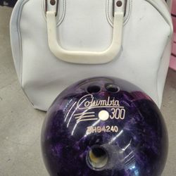 Vtg 300 Columbia Bowling Ball And Bag