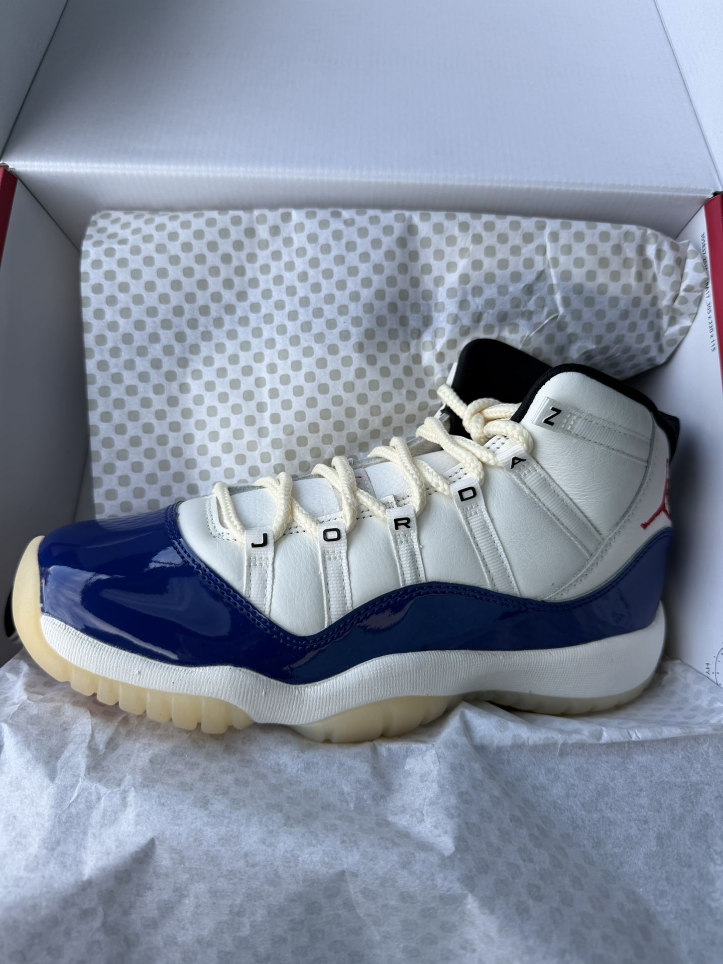 JORDAN 11 RARE AIR SIZE 7Y