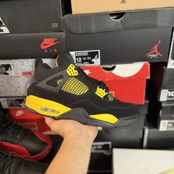 Jordan Thunder 4s size 10.5 VNDS