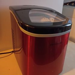 Frigidaire Ice Maker WORKS GREAT 