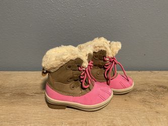 Pawz Boots Size 8