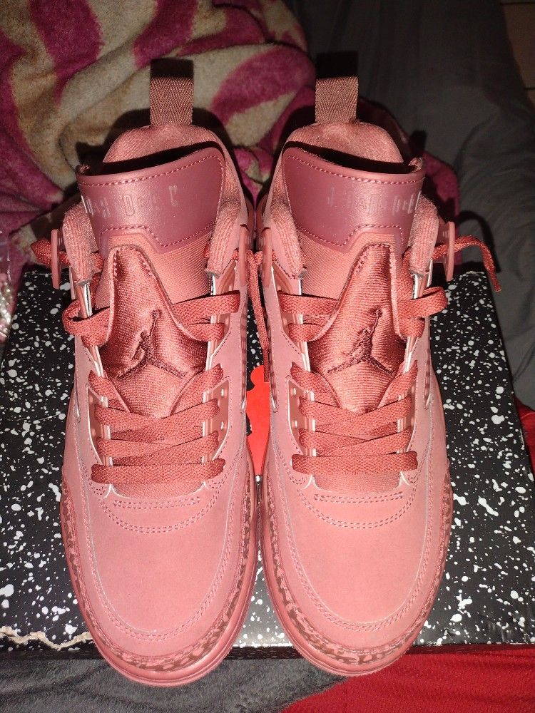 Jordan Spizike Low