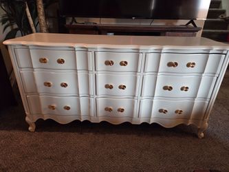 Long Dresser