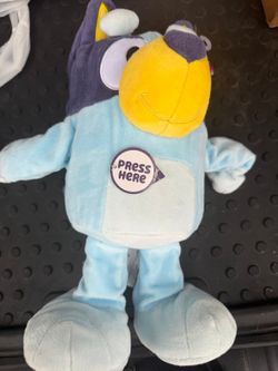 Bluey Dance and Play Animated Plush toy
