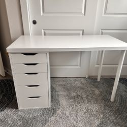 IKEA Desk With 5 Drawers In Very Good Condition 