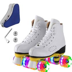 Roller Skates for Men and Women, Black Derby Roller Skates with 4 Shiny Wheel, Classic
