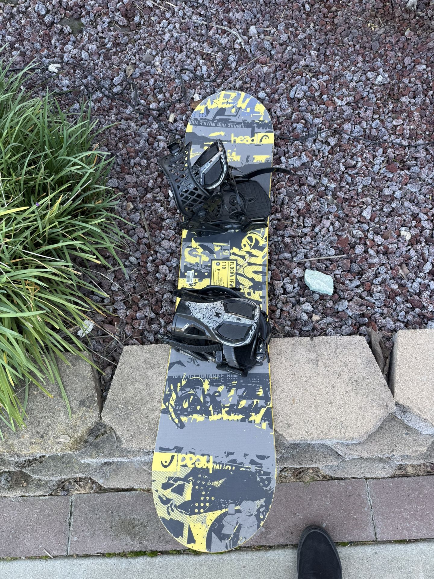 110 Cm Snow Board And Bindings