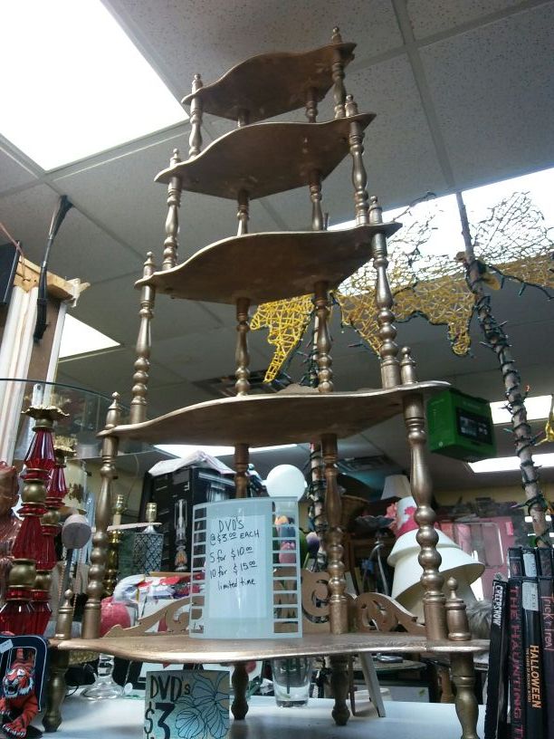 5ft. Gold shelf corner shelf.