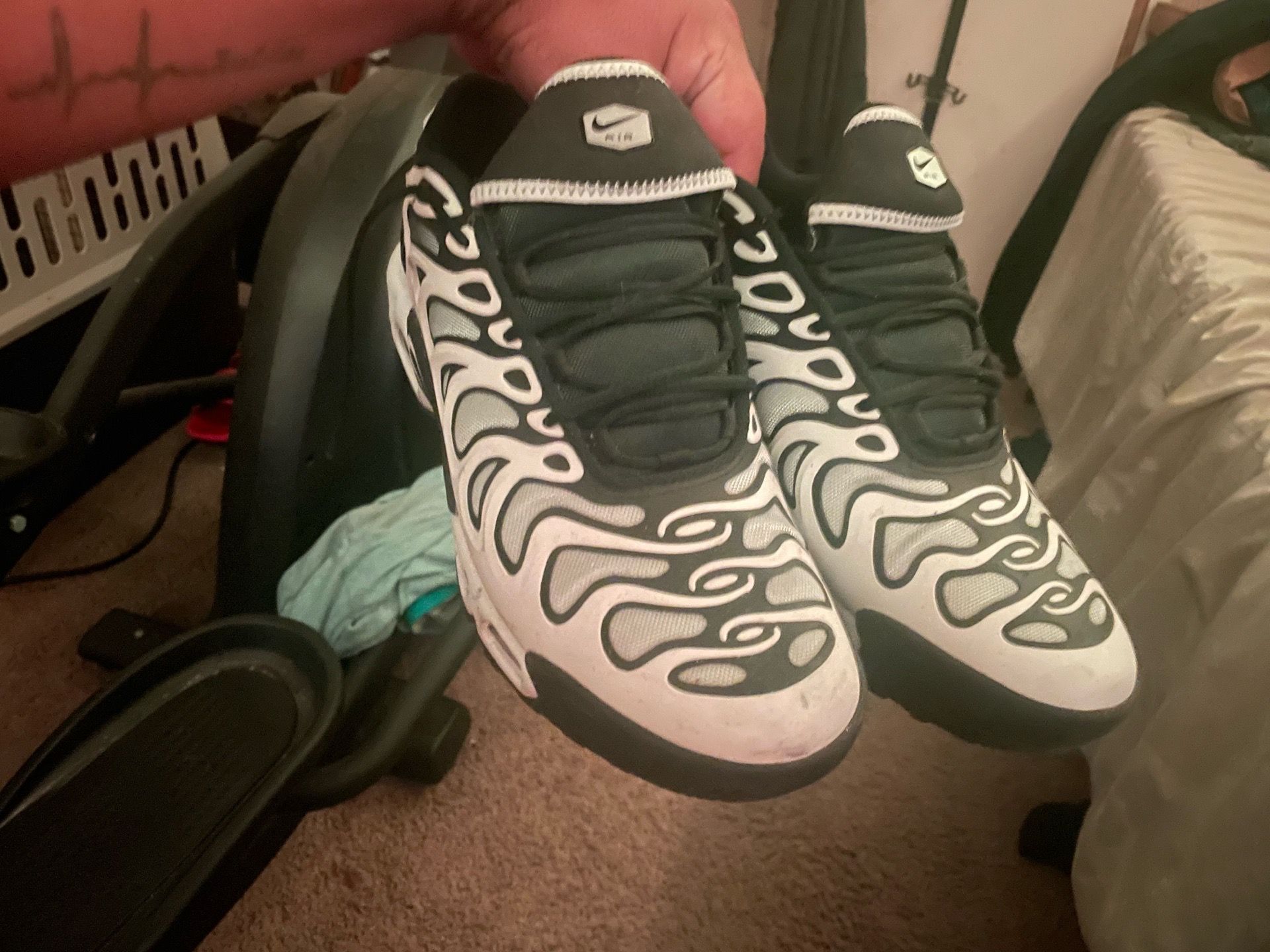 Nike Air Max Plus Drift (Black/White) 10.5 US men Good condition, very clean Only worn Like 5 Times