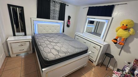 Juego De Cuarto Queen Con Luces Led