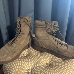 Coyote Brown Army Boots 670-1 Men’s 10.5 REGULAR