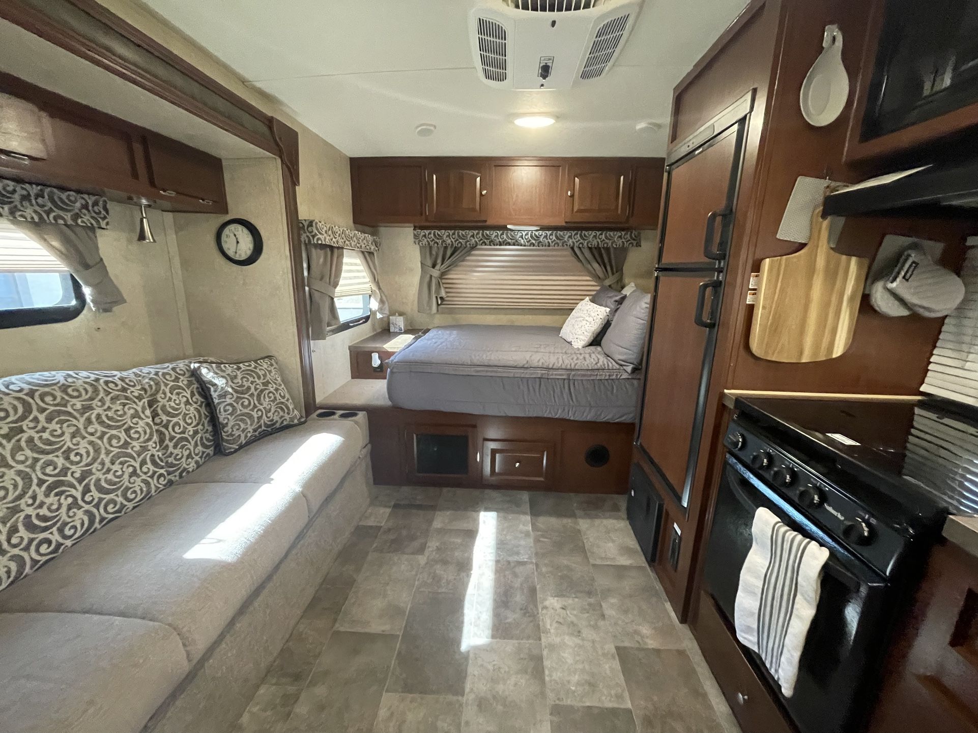 2016 Forest River Flagstaff sapphire edition