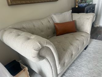 Furniture / love seat