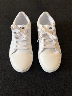 Boys White Seldan Vans size 5Y