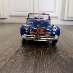 Diecast 1/18 Scale Welly 1941 Chevrolet Special Deluxe convertible Car