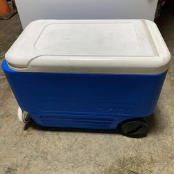 Igloo Wheelie Cool 38 Quart Cooler