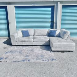 Gray Sectional Couch, Free Delivery!🚚 