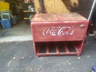 Very old freezer in good condition good for restoration Very old freezer in good condition good for restoration