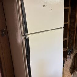 Refridgerator