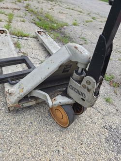 Pallet  jacks