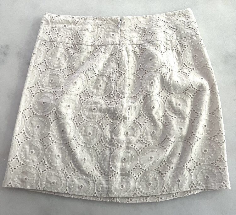 LOFT mini skirt ivory size 00 petite