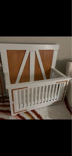 Custom wood crib
