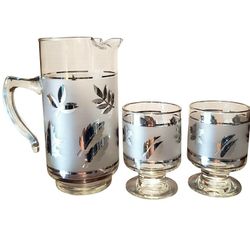 Mid-Century Pitcher & Juice Glasses
Elegant Frosted Glass with Silver Leaf Design
Mid-Century 1960s 