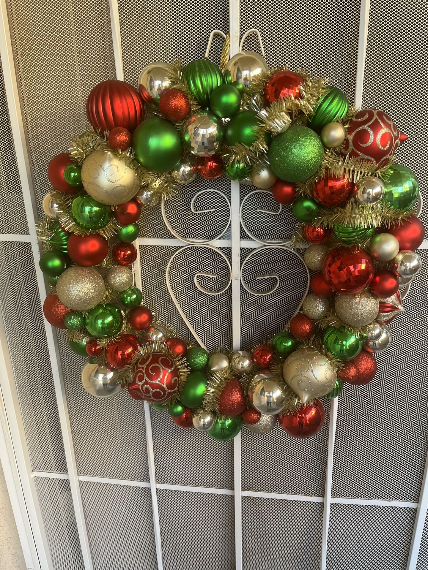 Wreath 22 Inches Round 
