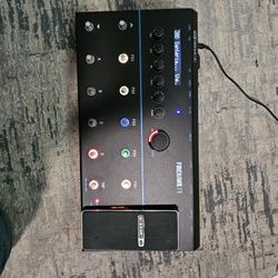 Line 6 Firehawk Guitar Multi-effects Processor