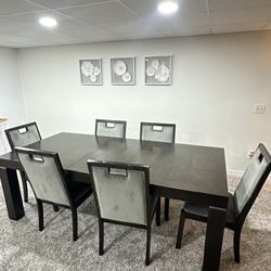 Dining Set!Table and 6 Chairs!