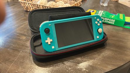 Nintendo switch comes with a case and games
