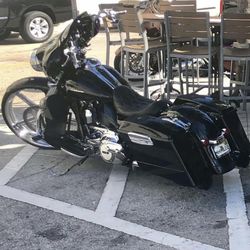 Harley-Davidson Street glide 2013 with big Whel one owner