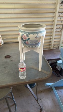 Ceramic Planter With Stand