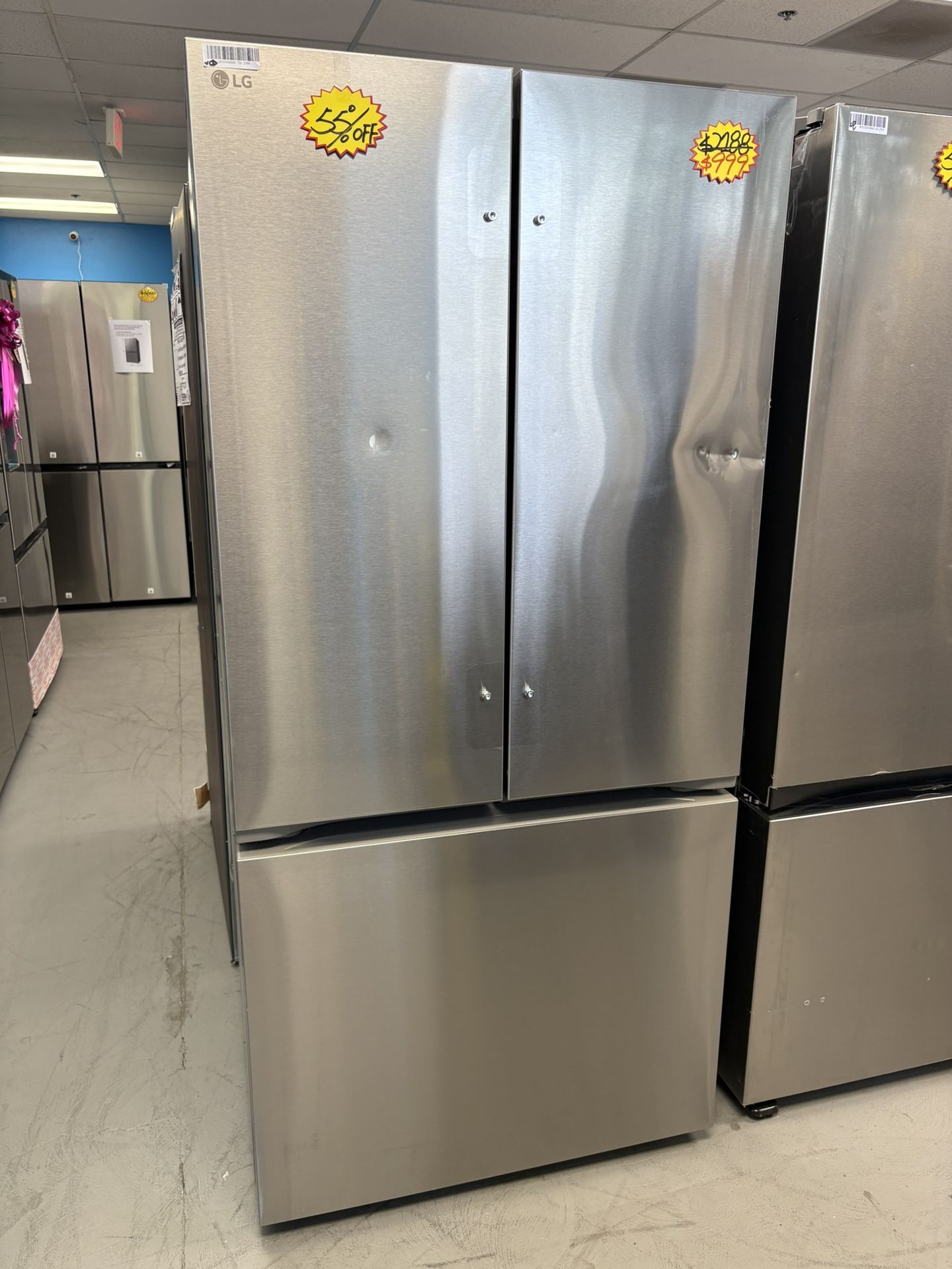 Dented Brand New 33” Counter Depth Refrigerator🔥
