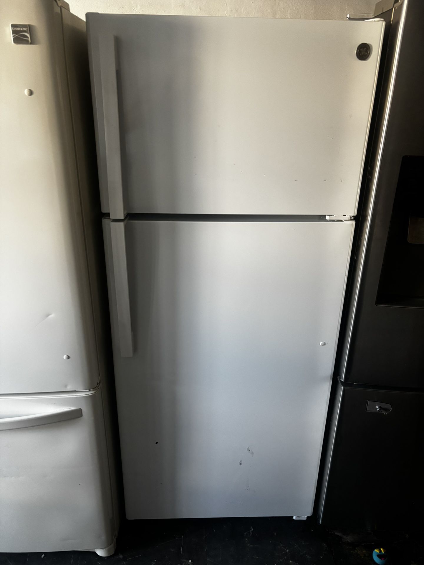 GE Refrigerator