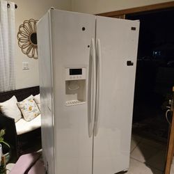 FREE REFRIGERATOR 