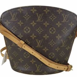 Vintage Louis Vuitton limited edition monogram perforated speedy 30 made in  France original summer edition for Sale in Chino Hills, CA - OfferUp
