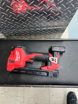 Milwaukee 2448-20 Cable Stapler w/m12 Battery