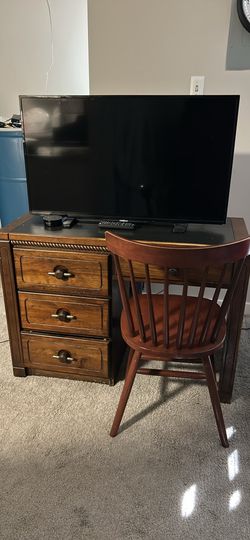 Computer desk