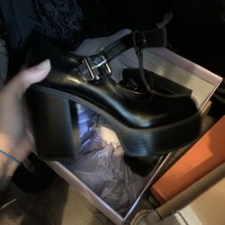 Brand New Black Leather T Strap Steve Madden Platform Heels