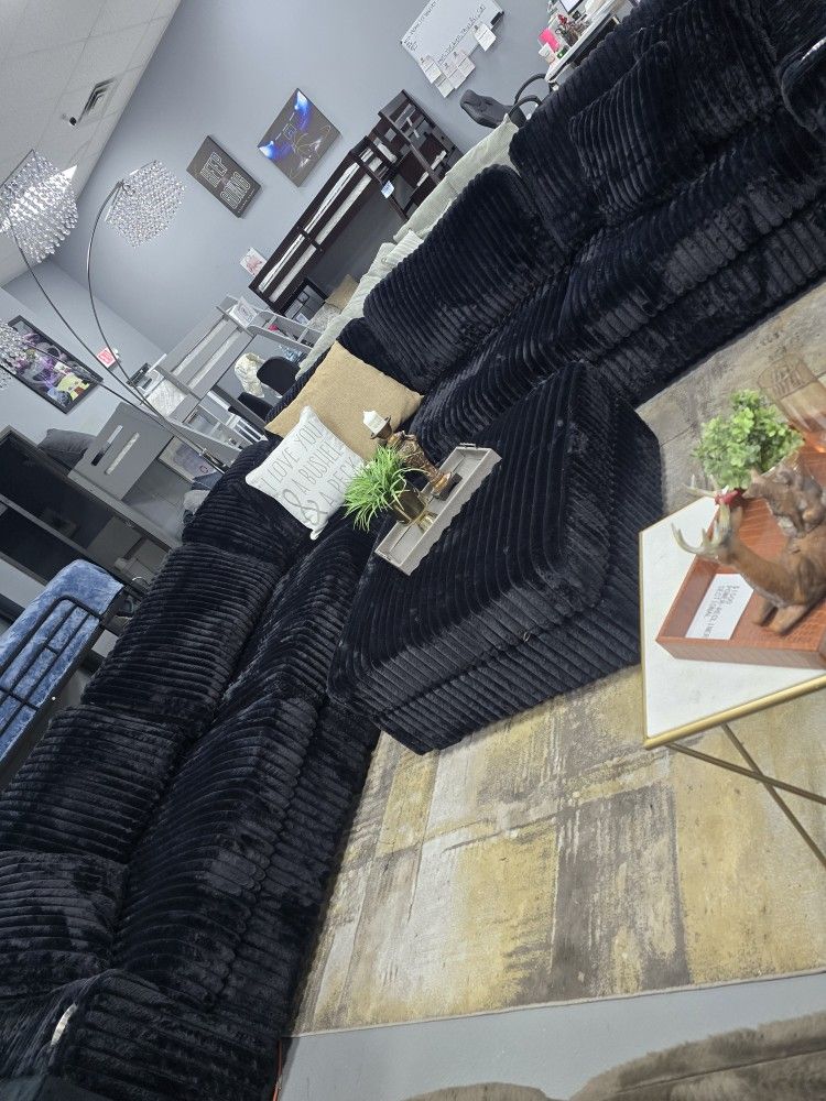 ✨️ Sectional Sofas✨️ Furniture Queen Bedrooms, Dining Avail