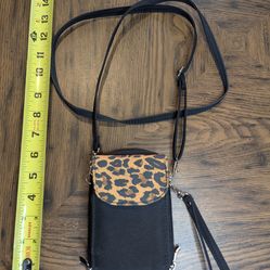TravelTrend Leopard Slim Phone Holder Crossbody Black Purse Wallet