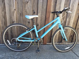 24" LIV Alight by "Giant" 7 speed Shimano. Ready to Ride!!!