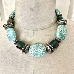 Chunky Green And Silver Tone Beaded Necklace 
